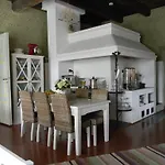 Bed & Breakfast Savikon Kartano *