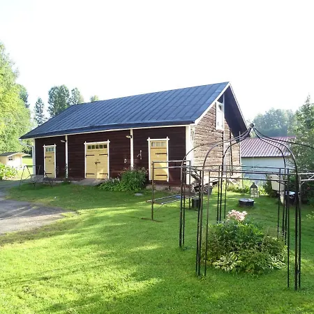 Savikon Kartano Bed & Breakfast