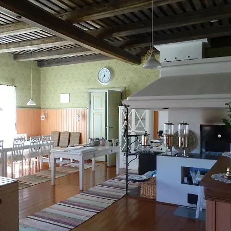 Savikon Kartano Bed & Breakfast